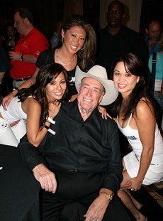 Doyle Brunson wins bracelet